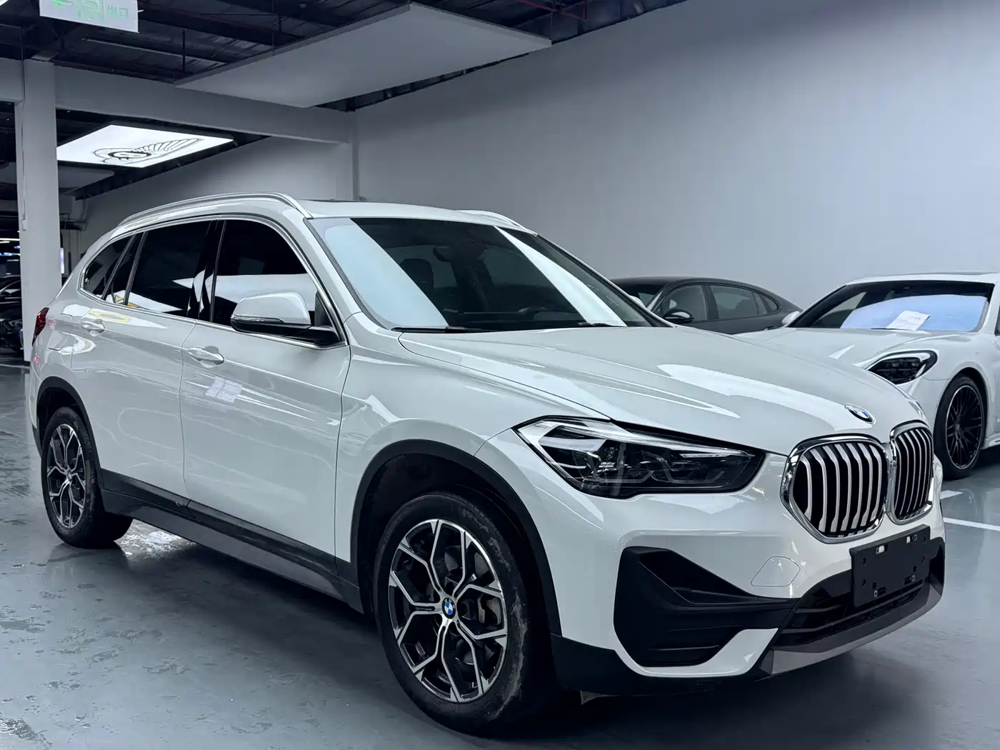 BMW X1 2022 sDrive25Li Leading фото 3