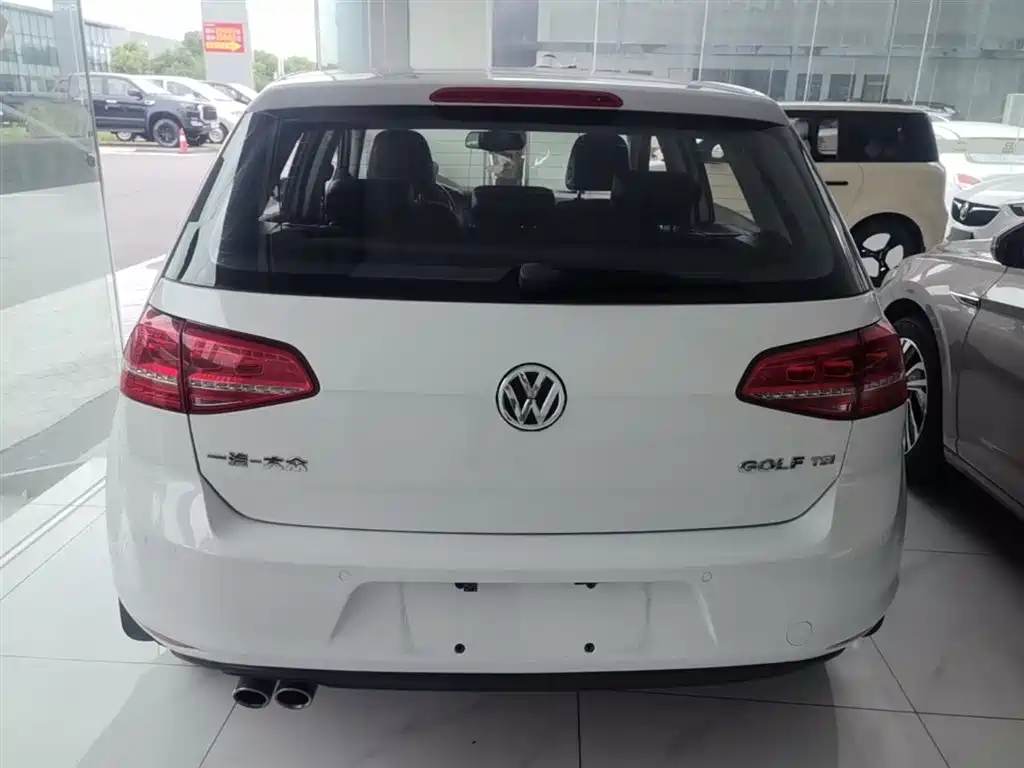 Volkswagen Golf 2016 230TSI Automatic Luxury фото 6
