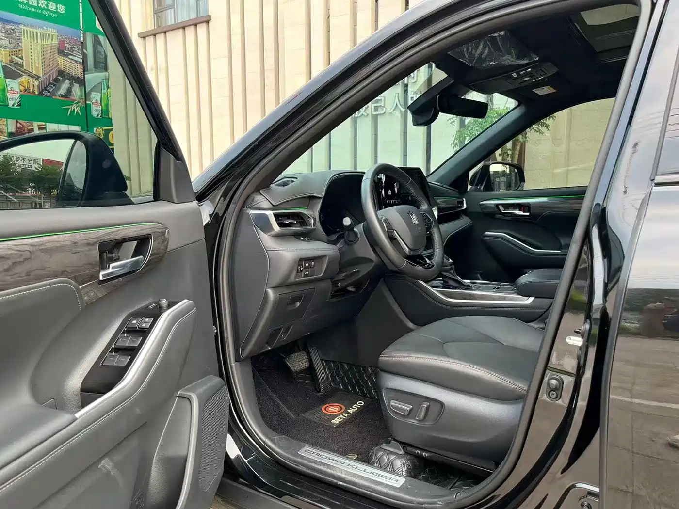 Toyota Crown Kluger 2024 2.5L HEV 4WD Premium Edition фото 7