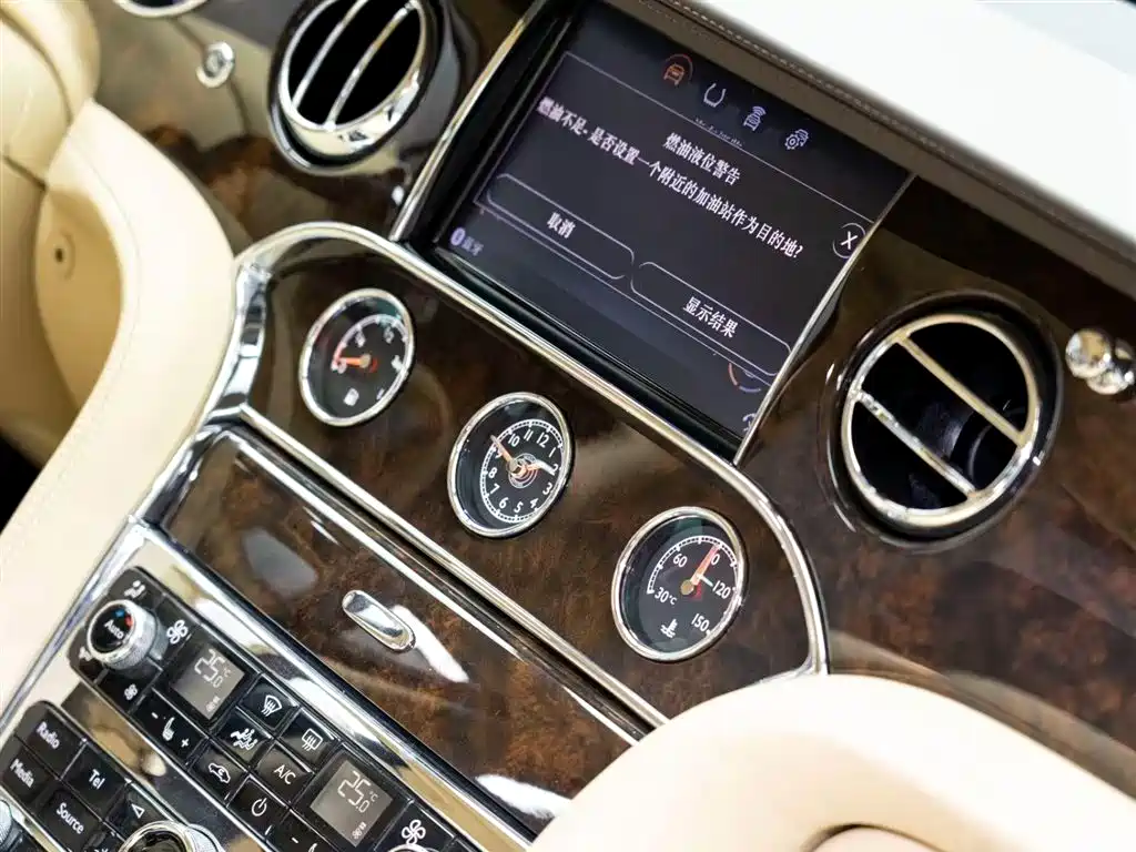 Bentley Mulsanne 2017 6.8T Long Wheelbase фото 19