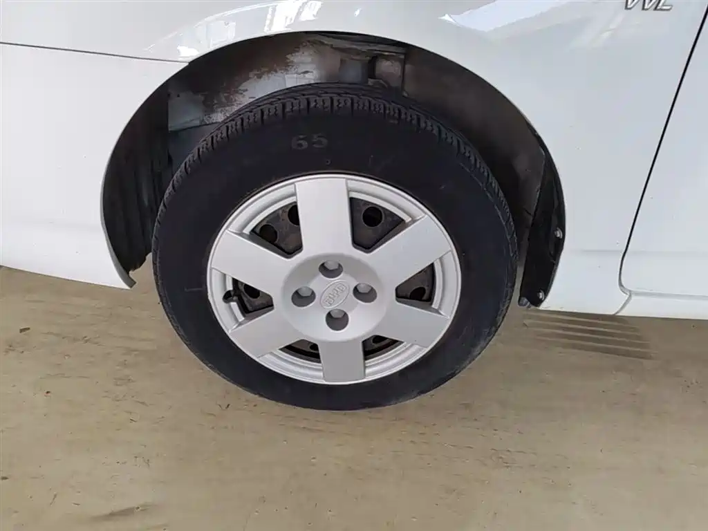 BYD F3 2012 Energy-saving Edition 1.5L Manual Comfort фото 23