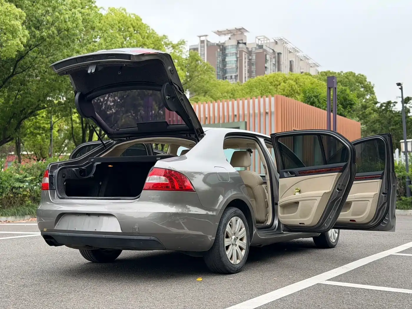 Škoda Superb 2009 1.8TSI Automatic Elegance фото 10