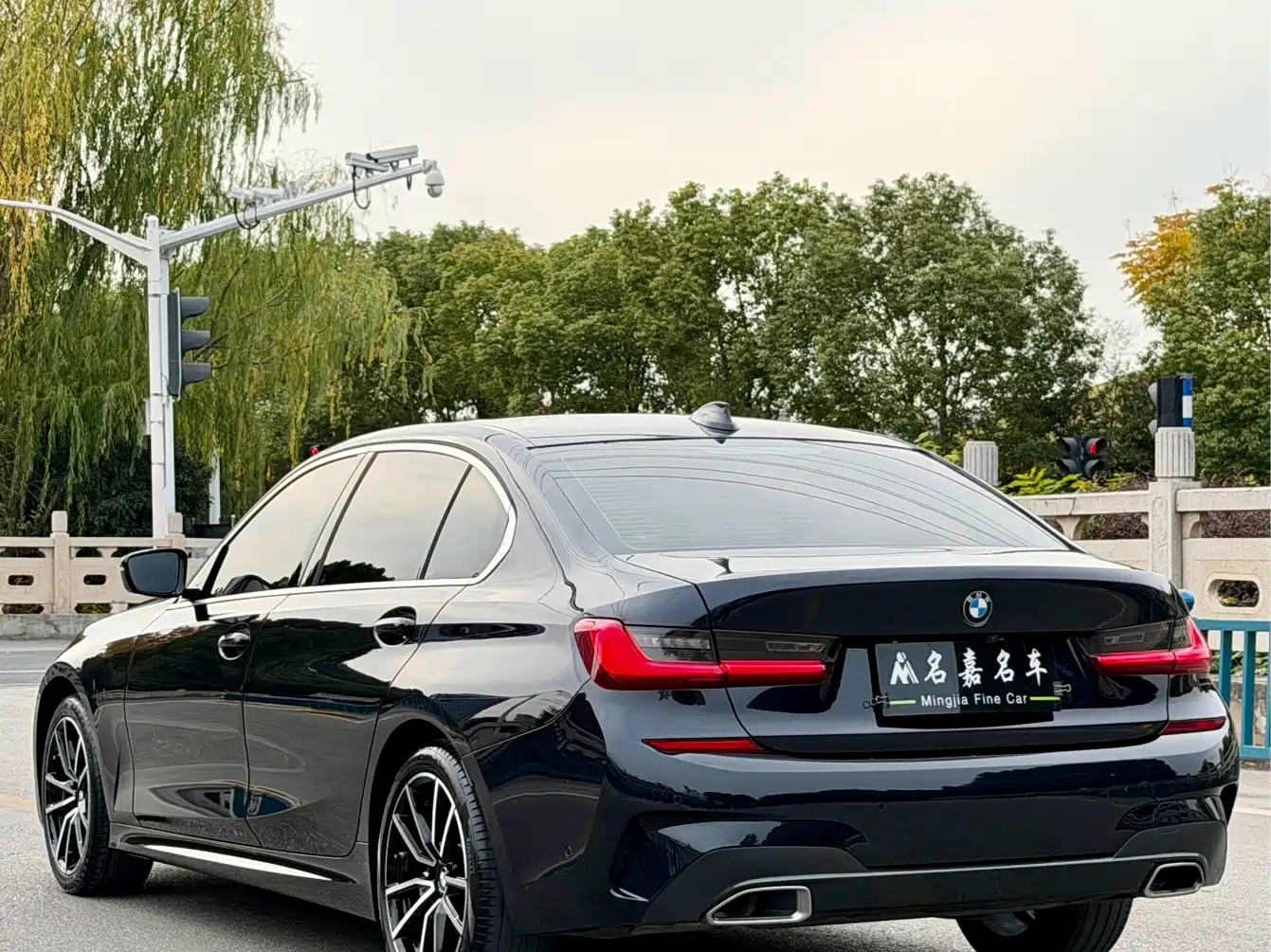 BMW 3-SERIES