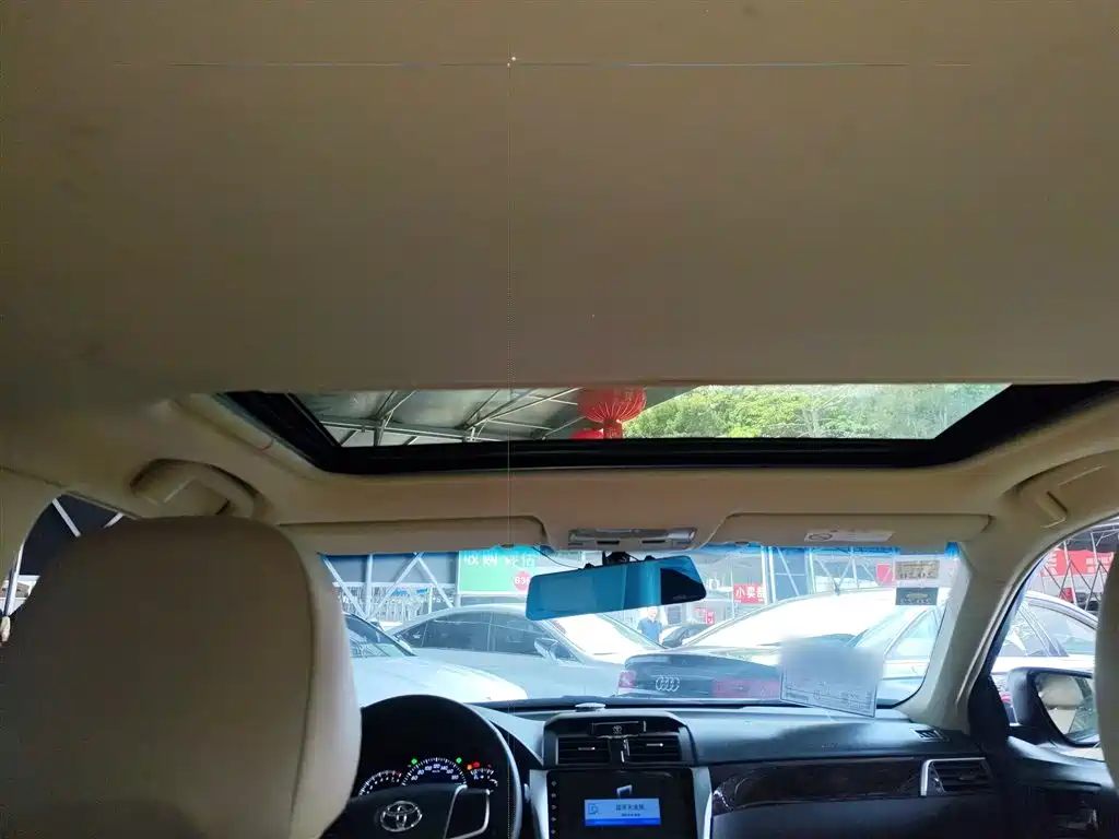 Toyota Camry 2015 2.0G Leading Edition фото 14