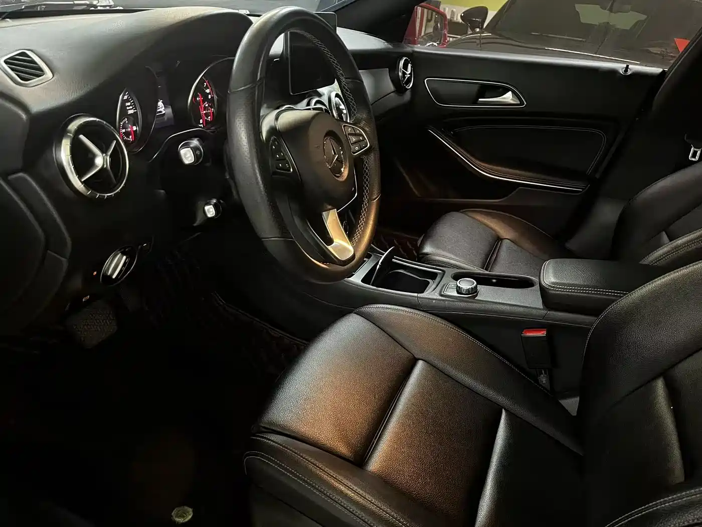 Mercedes-Benz CLA (Import) 2018 CLA 200 Dynamic Edition фото 4