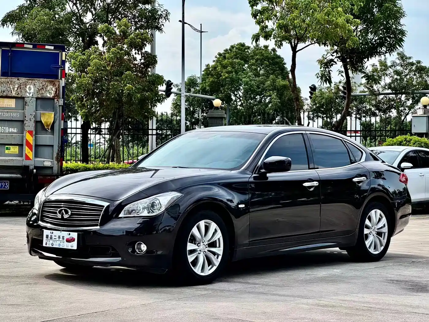 Infiniti M Series 2012 2011 M37