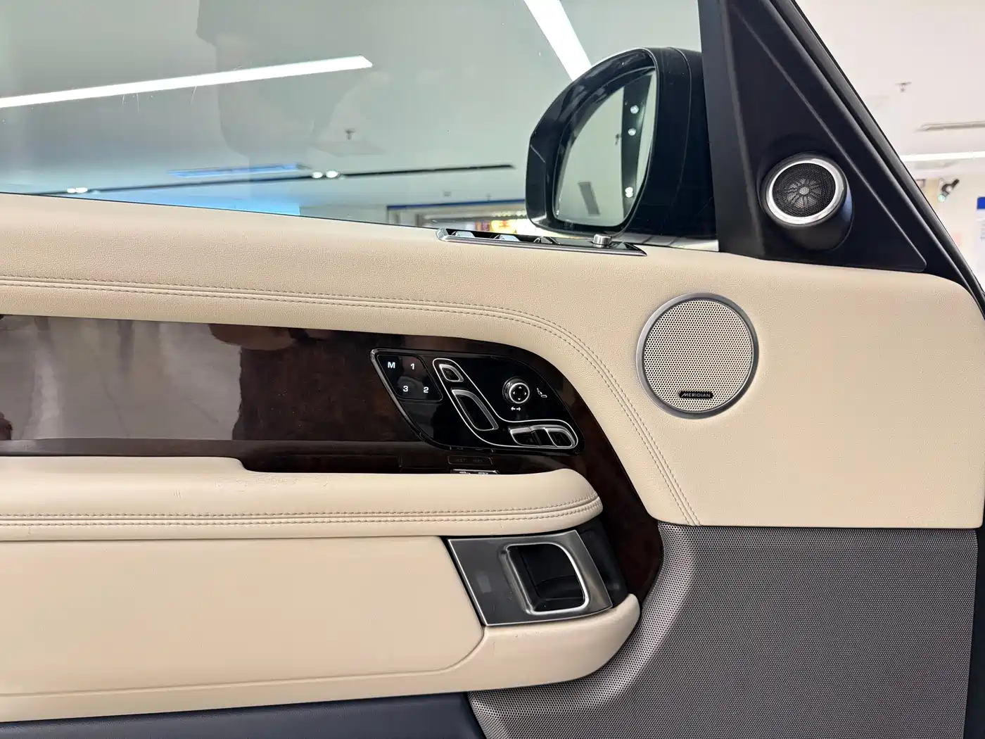 Фото 9 - Land Rover Range Rover