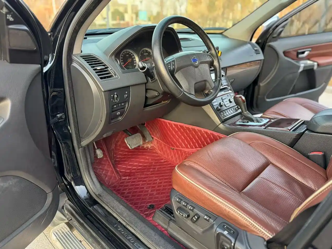 Photo 4 - Volvo XC90