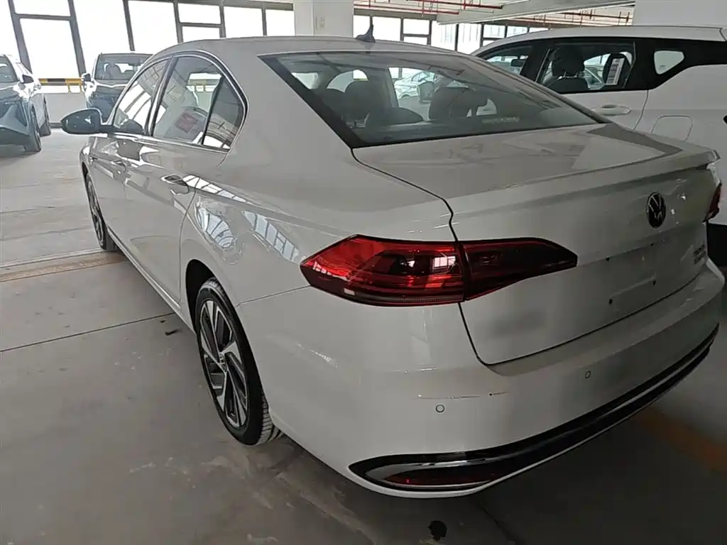 Volkswagen Bora 2024 300TSI DSG Premium Ride Edition фото 5