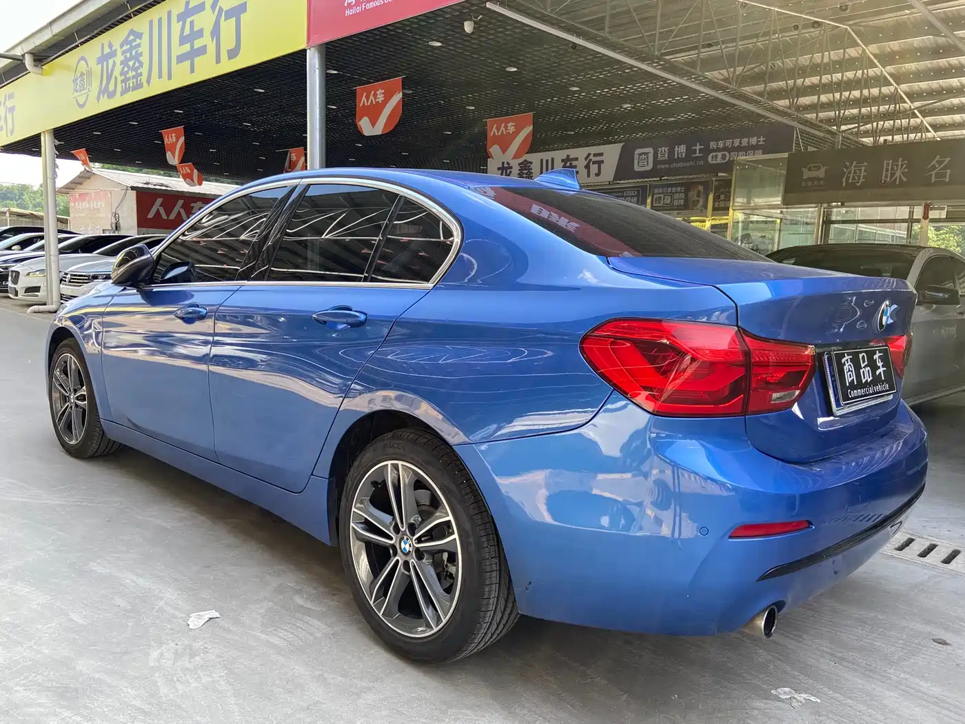 BMW 1 Series 2018 118i Sport Edition фото 13