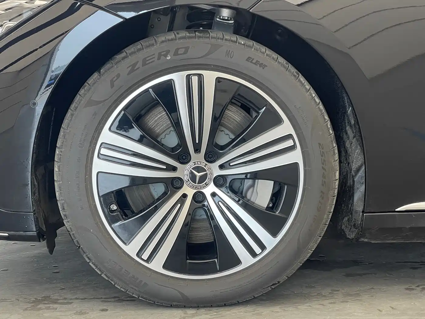 Mercedes-Benz EQE 2025 Model 500 4MATIC Luxury Edition фото 4