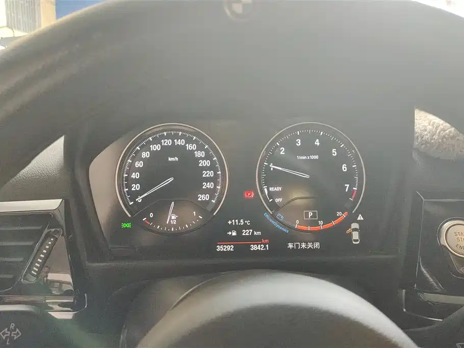 BMW 1 Series 2023 125i M Sport Shadow Edition фото 14
