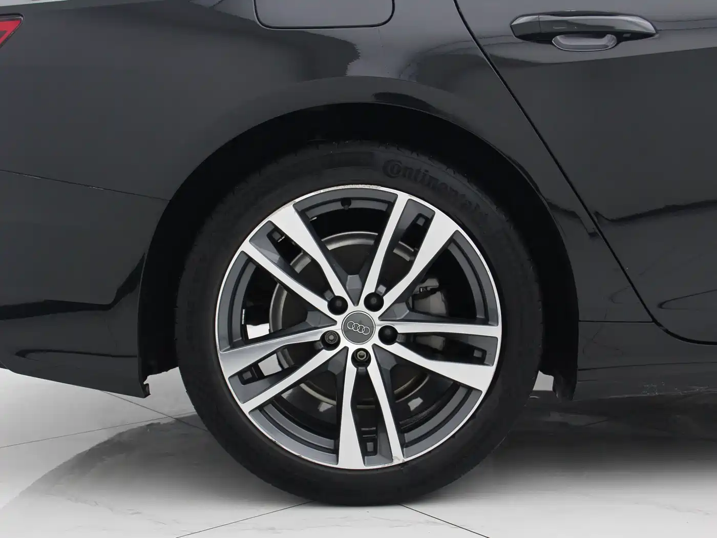 Audi A6L 2019 40 TFSI Luxury Dynamic фото 13