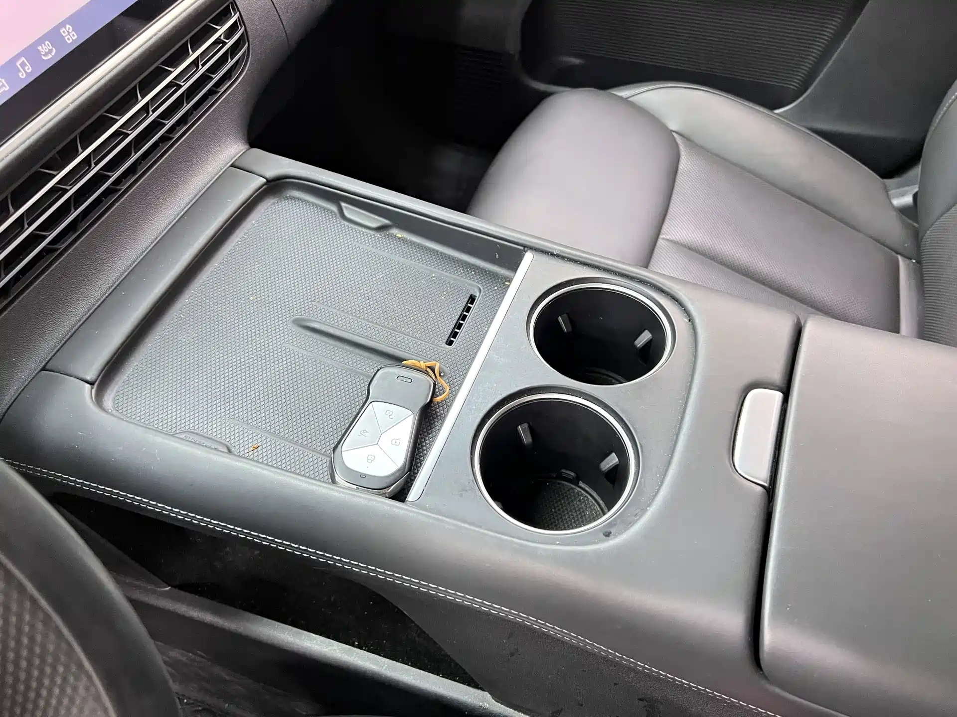Фото 25 - XPeng G6