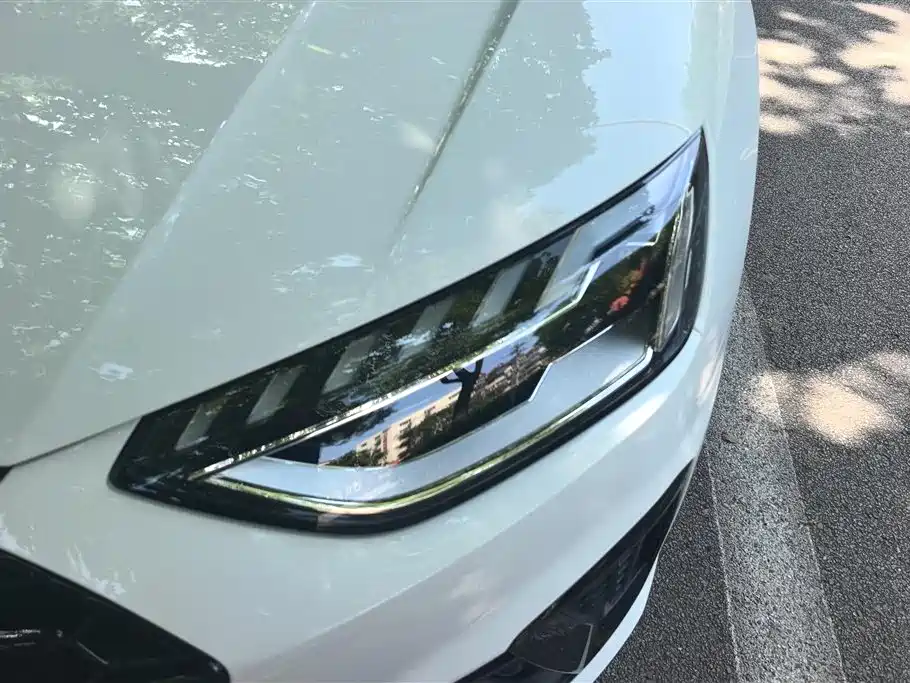 Audi A4L 2025 2 Million Celebration Edition 40 TFSI Luxury Dynamic фото 5
