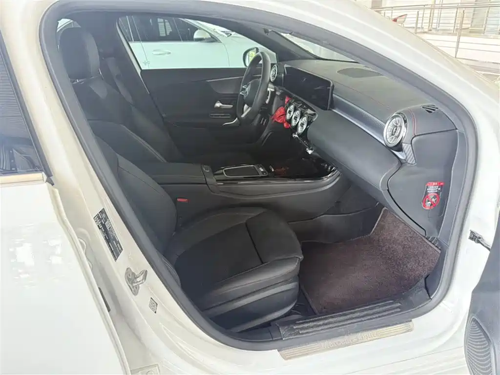 Mercedes-Benz A-Class 2025 A 200 L Fashion Edition фото 19
