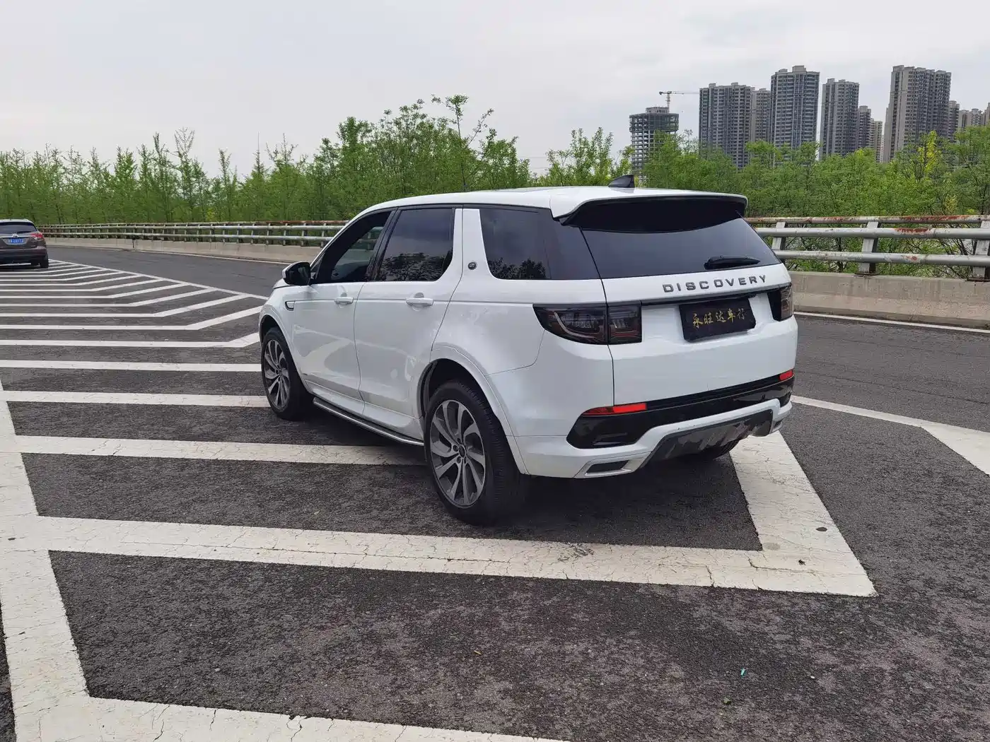 Land Rover Discovery Sport 2021 249PS R-Dynamic S Performance Edition фото 6