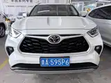Photo 2 - Toyota Highlander