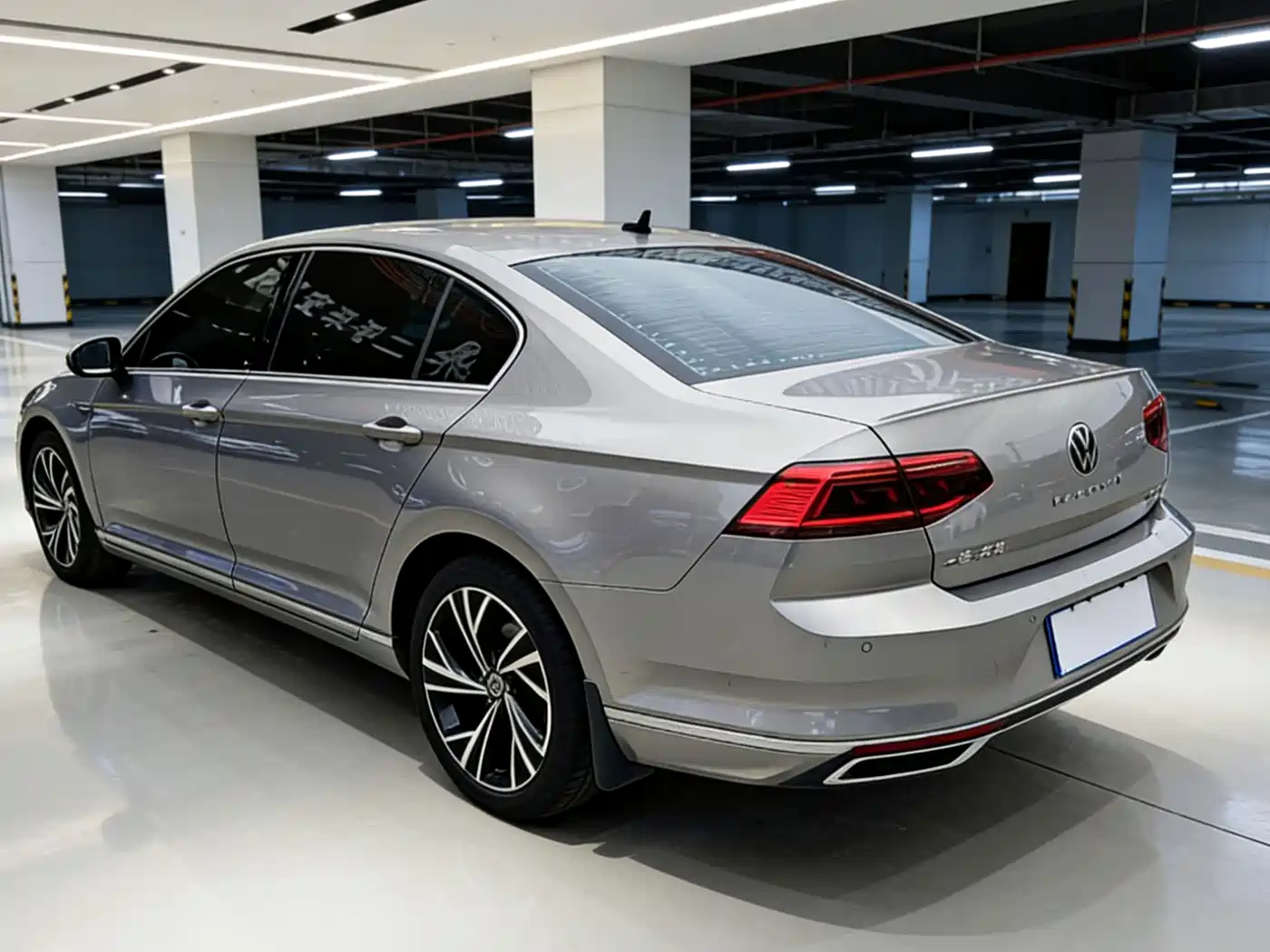 Volkswagen Magotan 2021 330TSI DSG 30th Anniversary Edition фото 9