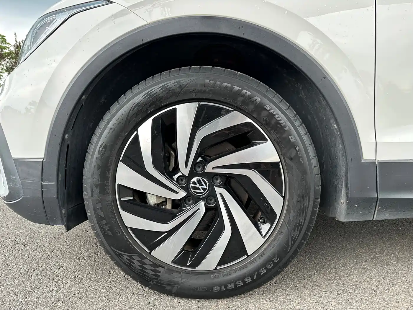 Фото 19 - Volkswagen Tiguan L