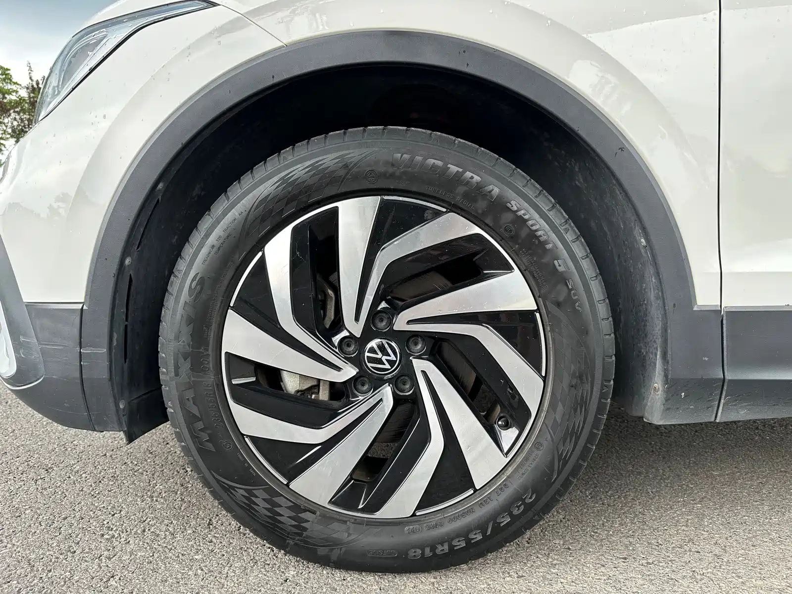 Фото 19 - Volkswagen Tiguan L