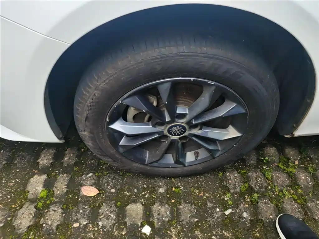 BYD Qin 2019 1.5L Automatic Luxury Edition фото 23