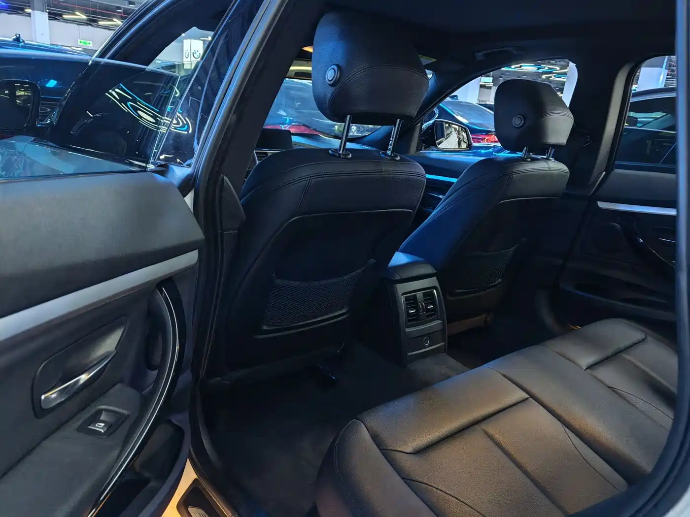 BMW 3 Series GT 2019 320i M Sport Package фото 8