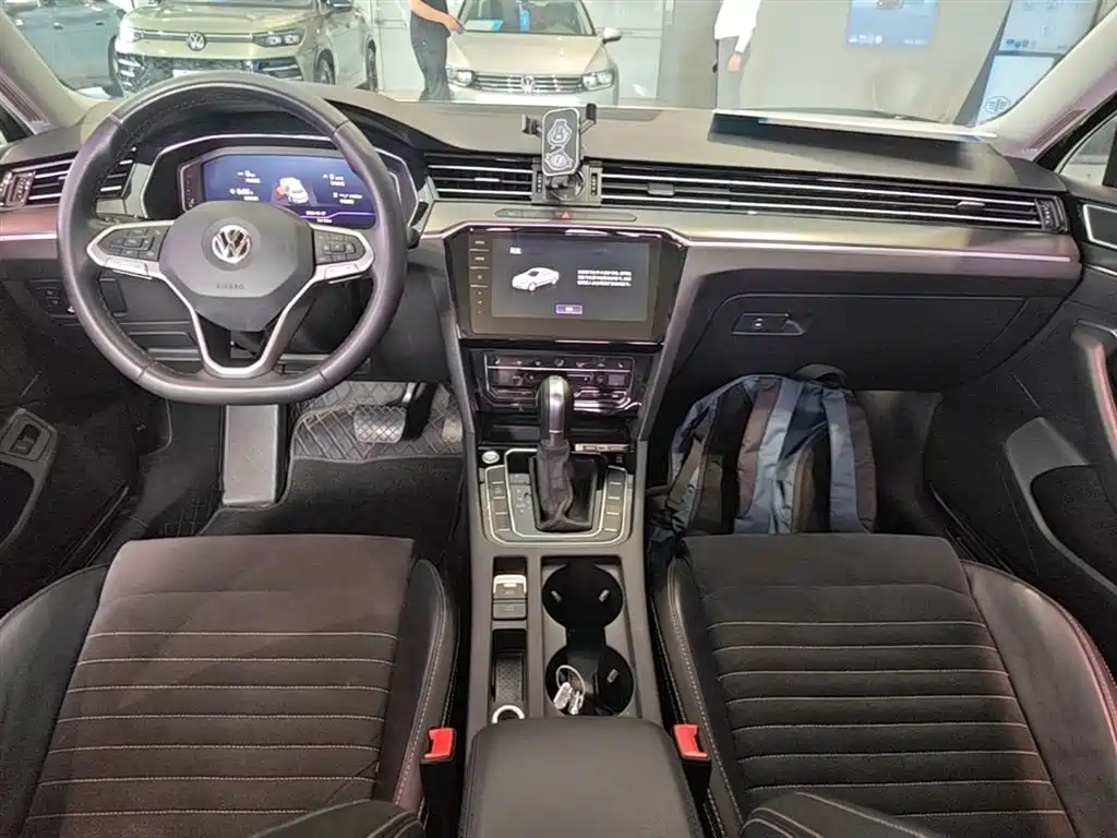 Volkswagen Magotan 2020 330TSI DSG Luxury фото 10