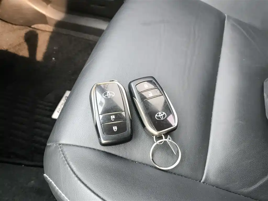 Toyota RAV4 Rongfang 2018 2.5L Automatic 4WD Elite i Edition фото 9