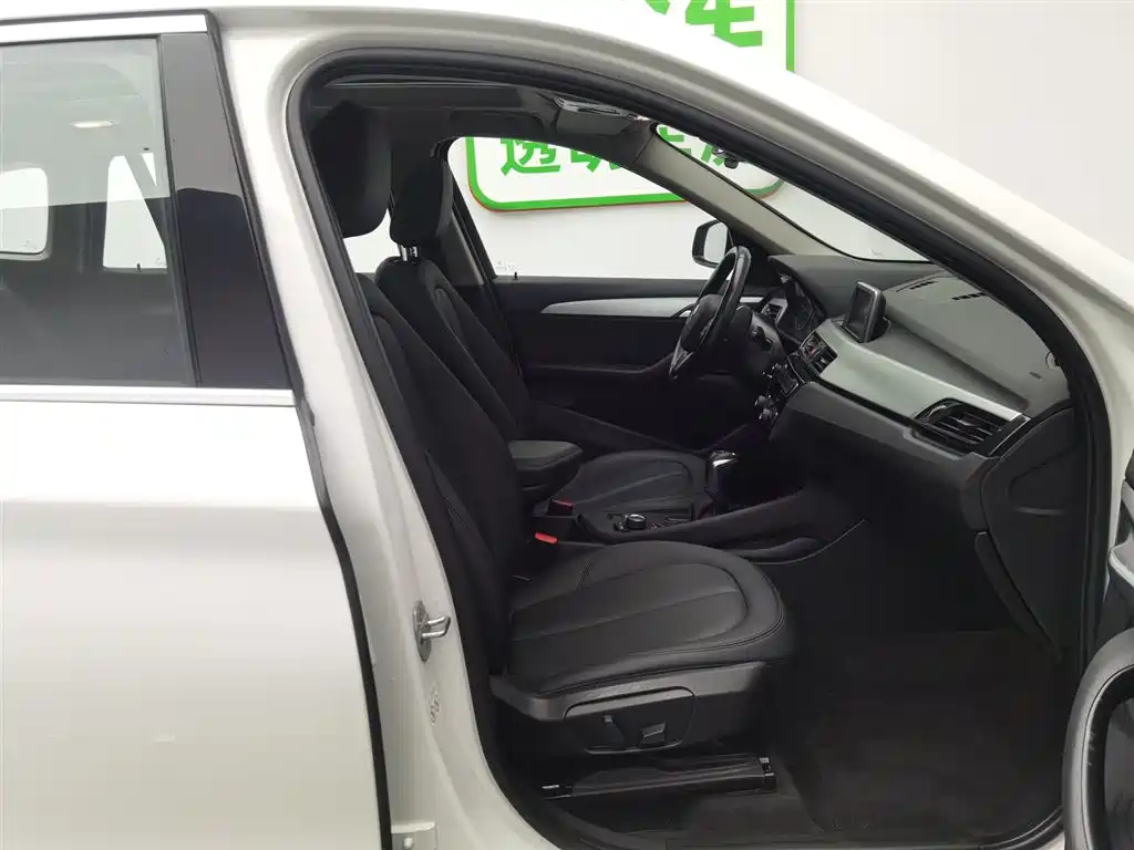 BMW X1 2018 sDrive20Li Leading Model фото 23