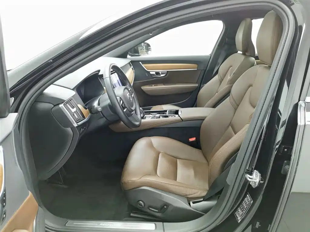 Volvo S90 Plug-in Hybrid 2022 T8 Recharge Plug-in Hybrid Momentum Luxury Edition фото 10