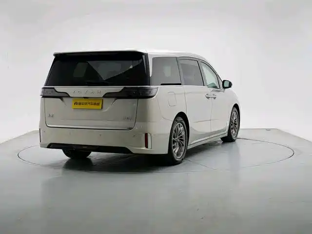 Voyah Auto Voyah Dreamer 2022 Low-carbon Dream+Smart Package фото 4