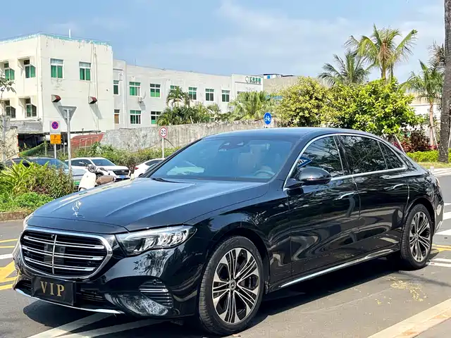 MERCEDES-BENZ E CLASS