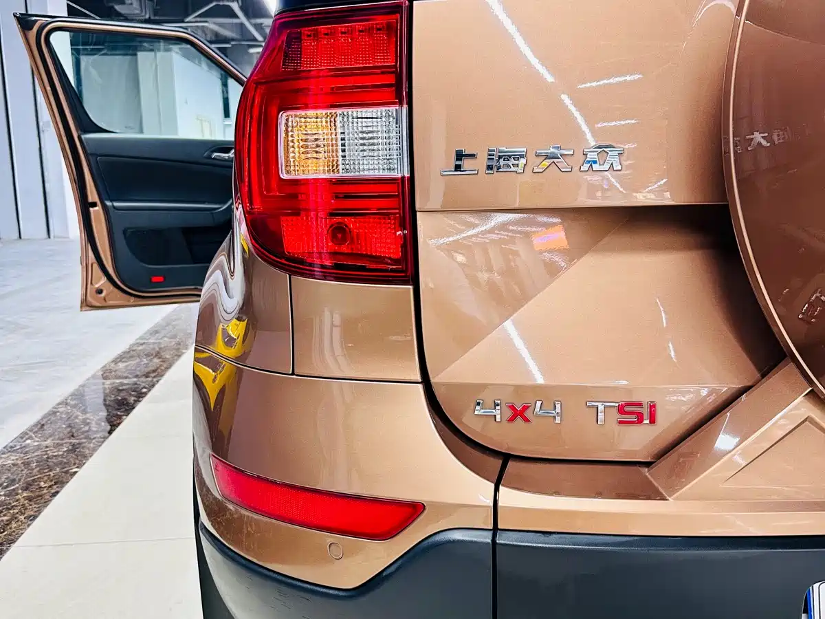 Škoda Yeti 2014 1.8TSI DSG Off-Road Edition фото 11