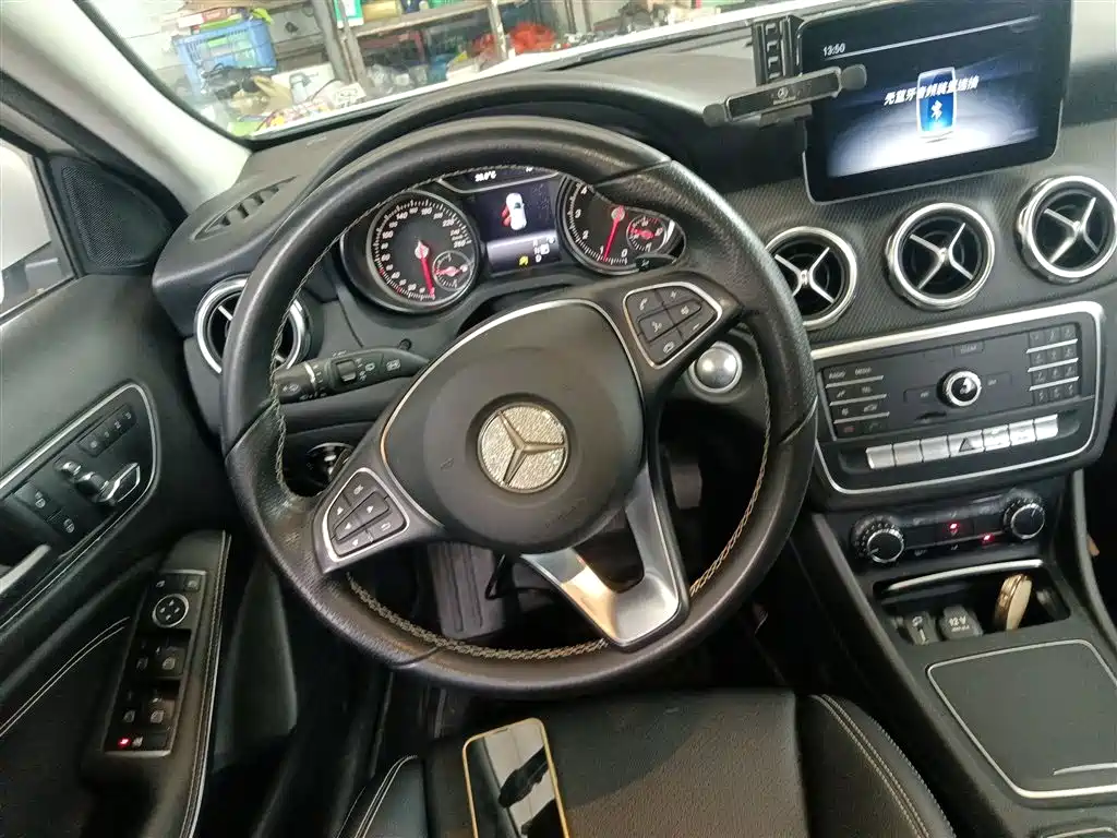 Mercedes-Benz GLA 2018 GLA 200 Dynamic фото 7