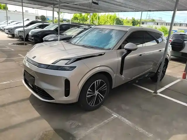  Lynk & Co Lynk & Co 08 EM-P 2023 245km Ultra Long Range Halo
