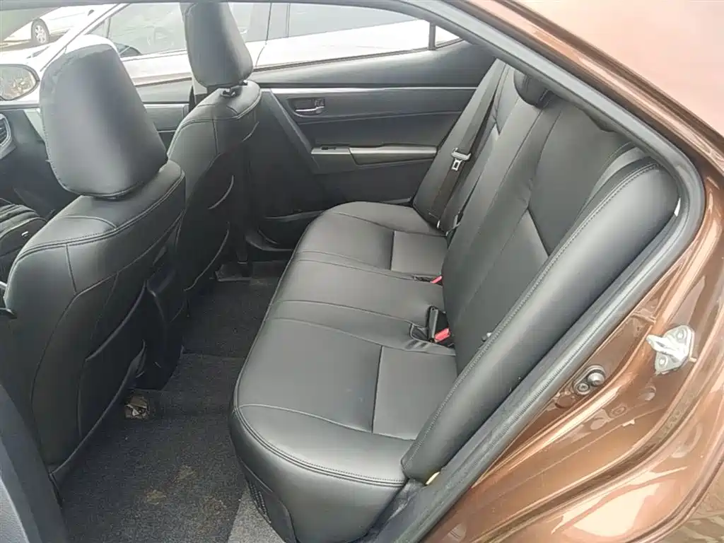Toyota Levin 2016 Hybrid 1.8H GS E-CVT Elite Sunroof фото 17