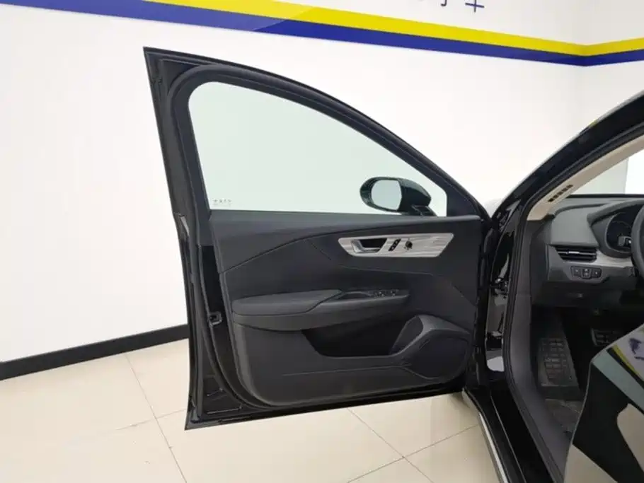 Hongqi E-QM5 2025 2024 500km Travel Edition
