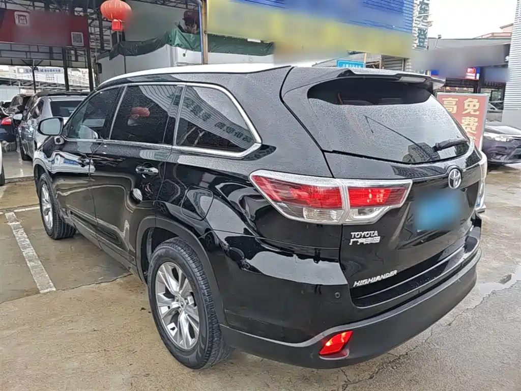Toyota Highlander 2015 2.0T AWD Elite Edition 7-seater фото 5