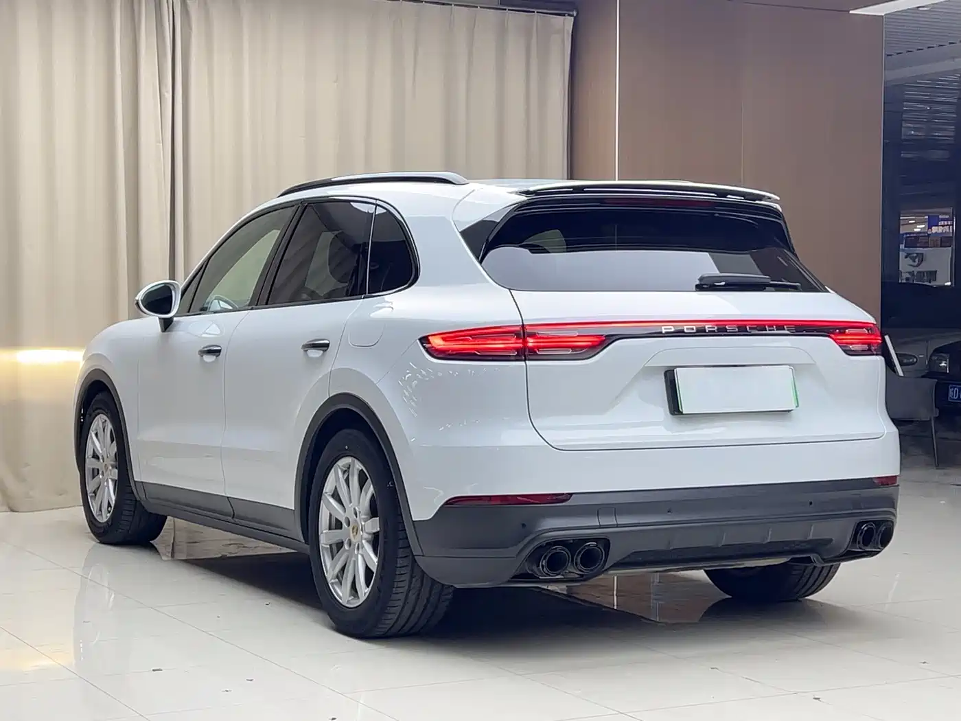 Porsche Cayenne New Energy 2019 Cayenne E-Hybrid 2.0T фото 15