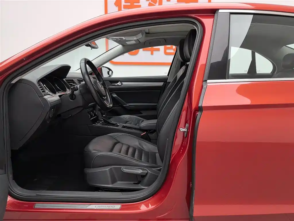 Volkswagen Lamando 2017 280TSI DSG Comfort Edition фото 10