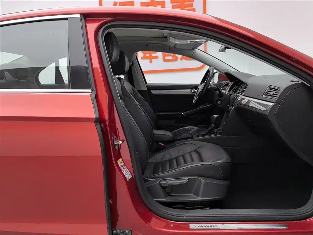 Volkswagen Lamando 2017 280TSI DSG Comfort Edition фото 23