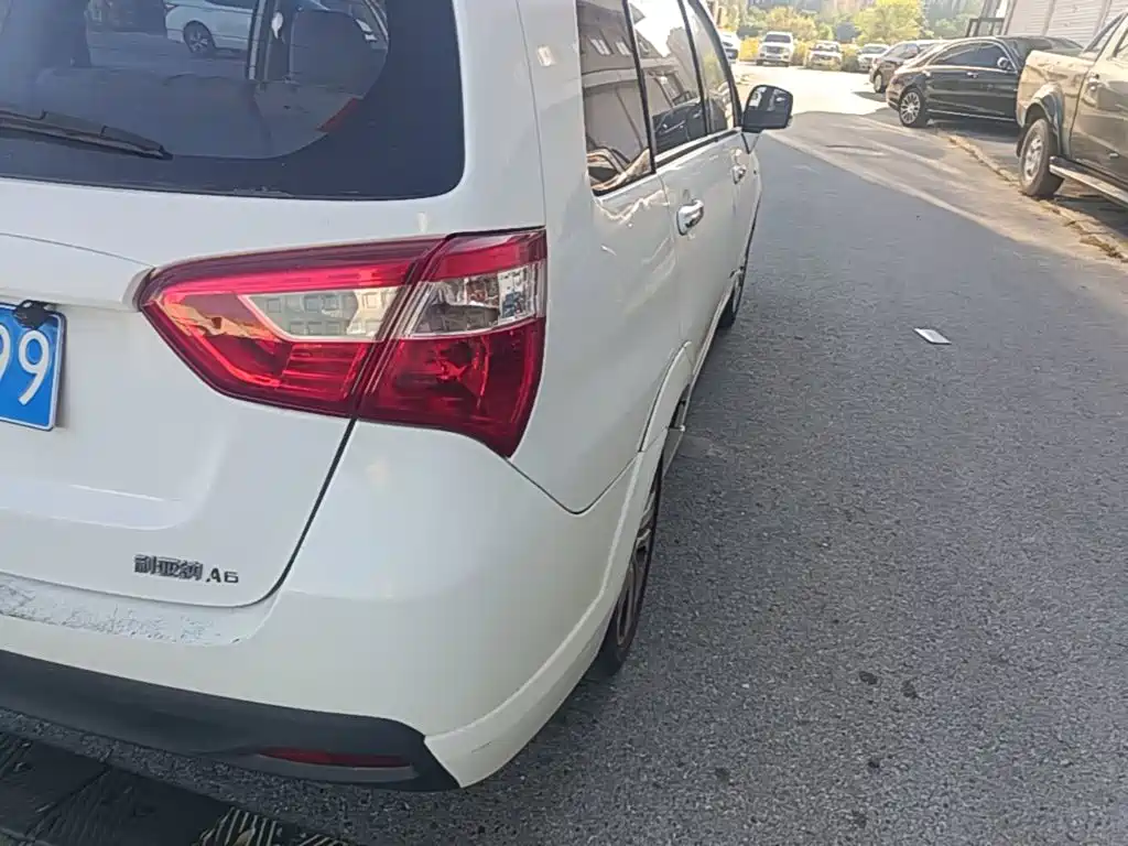 Photo 8 - Suzuki Liana A6