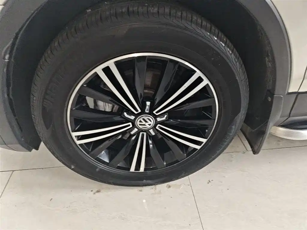 Volkswagen Tiguan L 2019 Facelift 330TSI Auto 2WD Panorama Comfort China VI фото 23