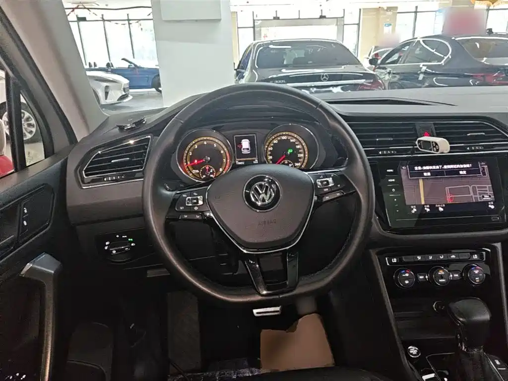Volkswagen Tiguan L 2019 Facelift 330TSI Auto 2WD Panorama Comfort China VI фото 11