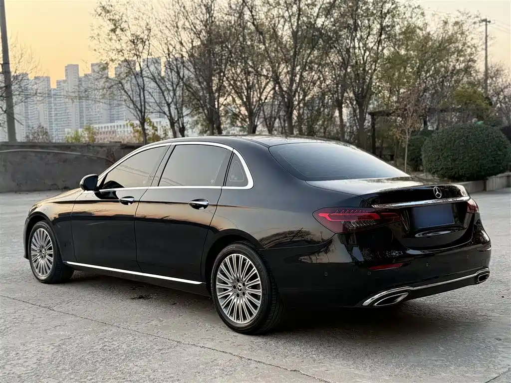 MERCEDES-BENZ E-CLASS