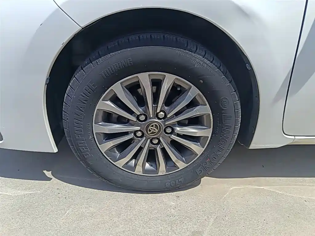 Toyota Corolla 2018 1.2T S-CVT GL Smart Edition фото 23