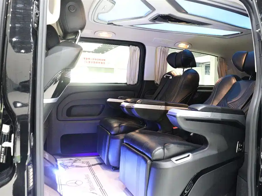 Mercedes-Benz Vito 2023 2.0T Business 7-Seater фото 8