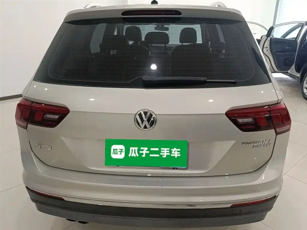 Volkswagen Tiguan L 2018 330TSI Automatic 2WD Luxury Edition фото 6