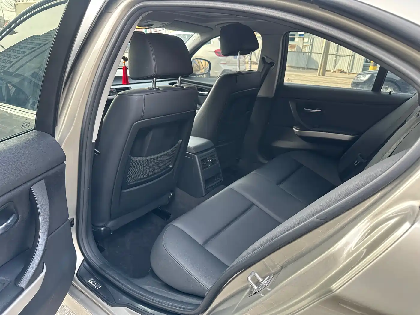 BMW 3 Series (Import) 2012 318i Leading фото 8